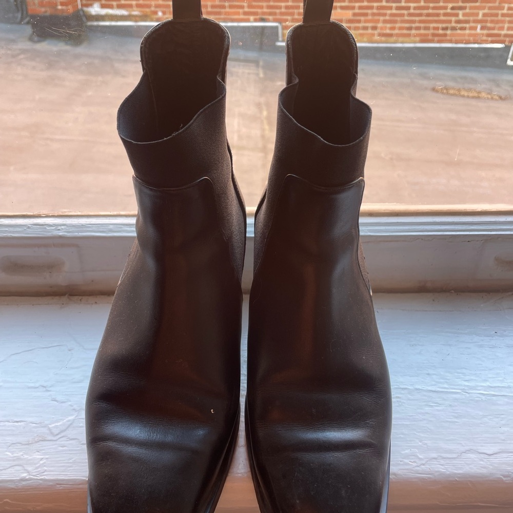 Everlane Square Toe Chelsea Boots // Size 7.5